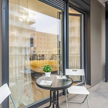 Balcony - New - Comfy Apartamento Budapeste